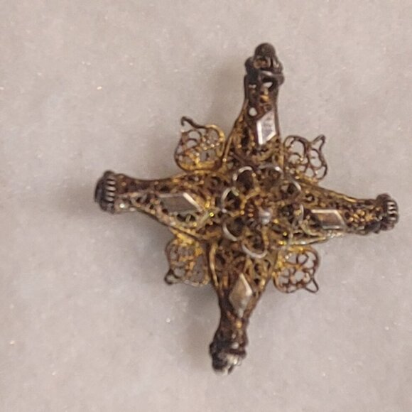 Vintage Goldtone Snowflake Like Brooch/Pin - Picture 1 of 4